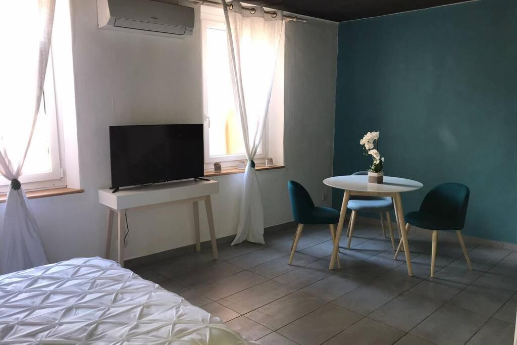 Studio Cocooning A 50 M Du Port, Classe 1 Etoile Кассі Екстер'єр фото